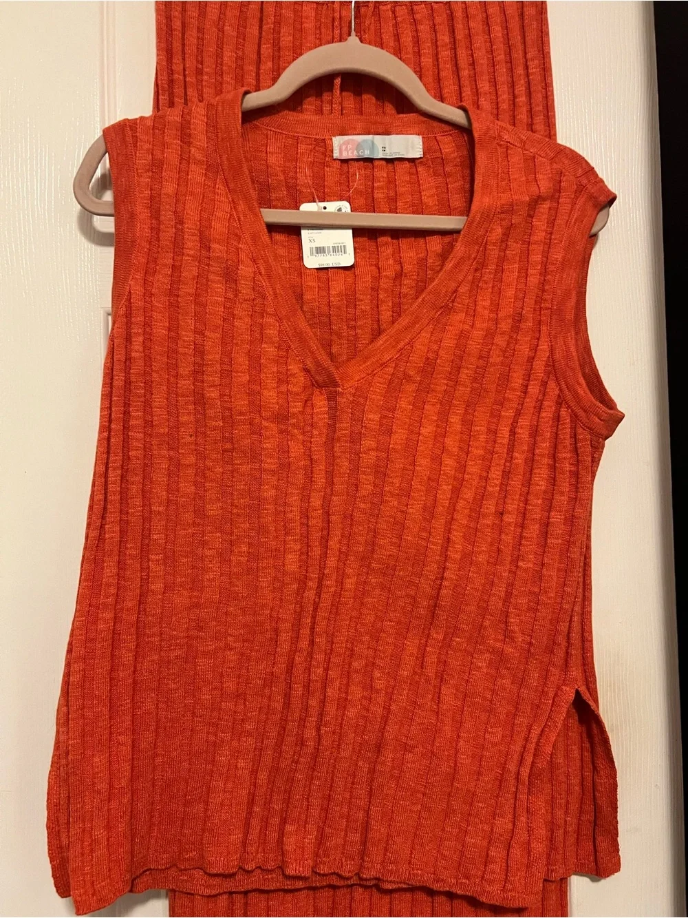 Sleeveless V-Neck Ribbed Knit Tank Top - Orange